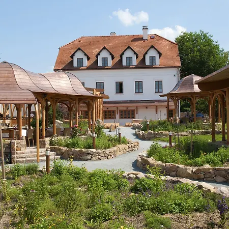 Babiccina Zahrada & Restaurant Casa de hóspedes Prŭhonice