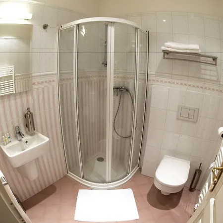 Babiccina Zahrada & Restaurant 3* Prŭhonice